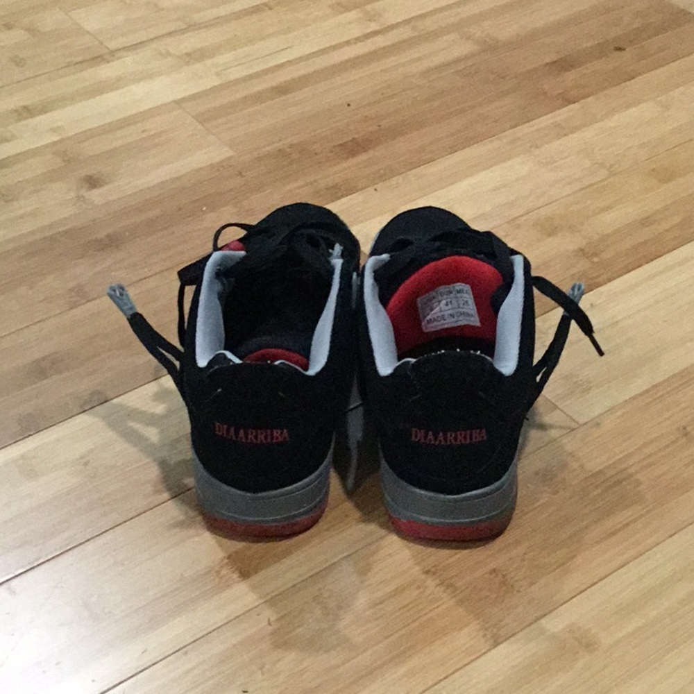 Jordan 4 - Picture 4 of 5